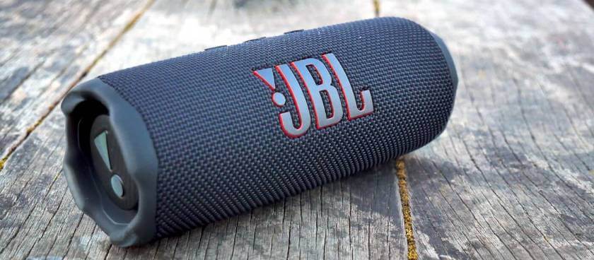 Портативна колонка JBL